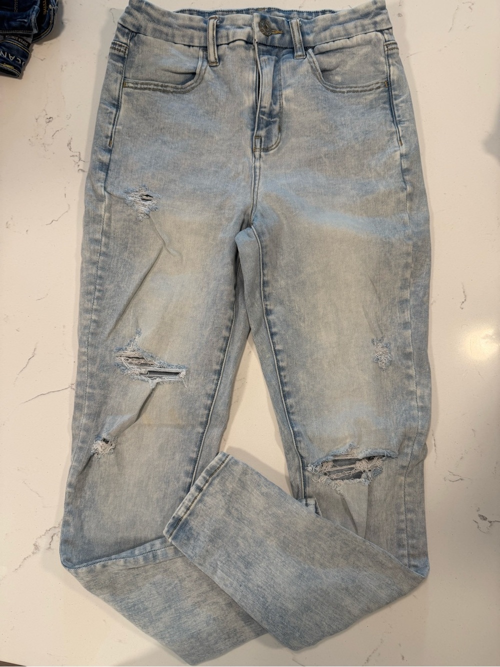 American Eagle Outfitters Light Blue Distressed Boyfriend Jeans